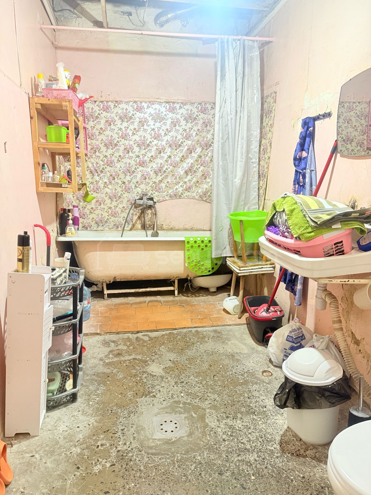 3 Սենյականոց Բնակարան Քարե Շենքում, 77քմ, 2/5 հարկ, Պետական Վիճակում