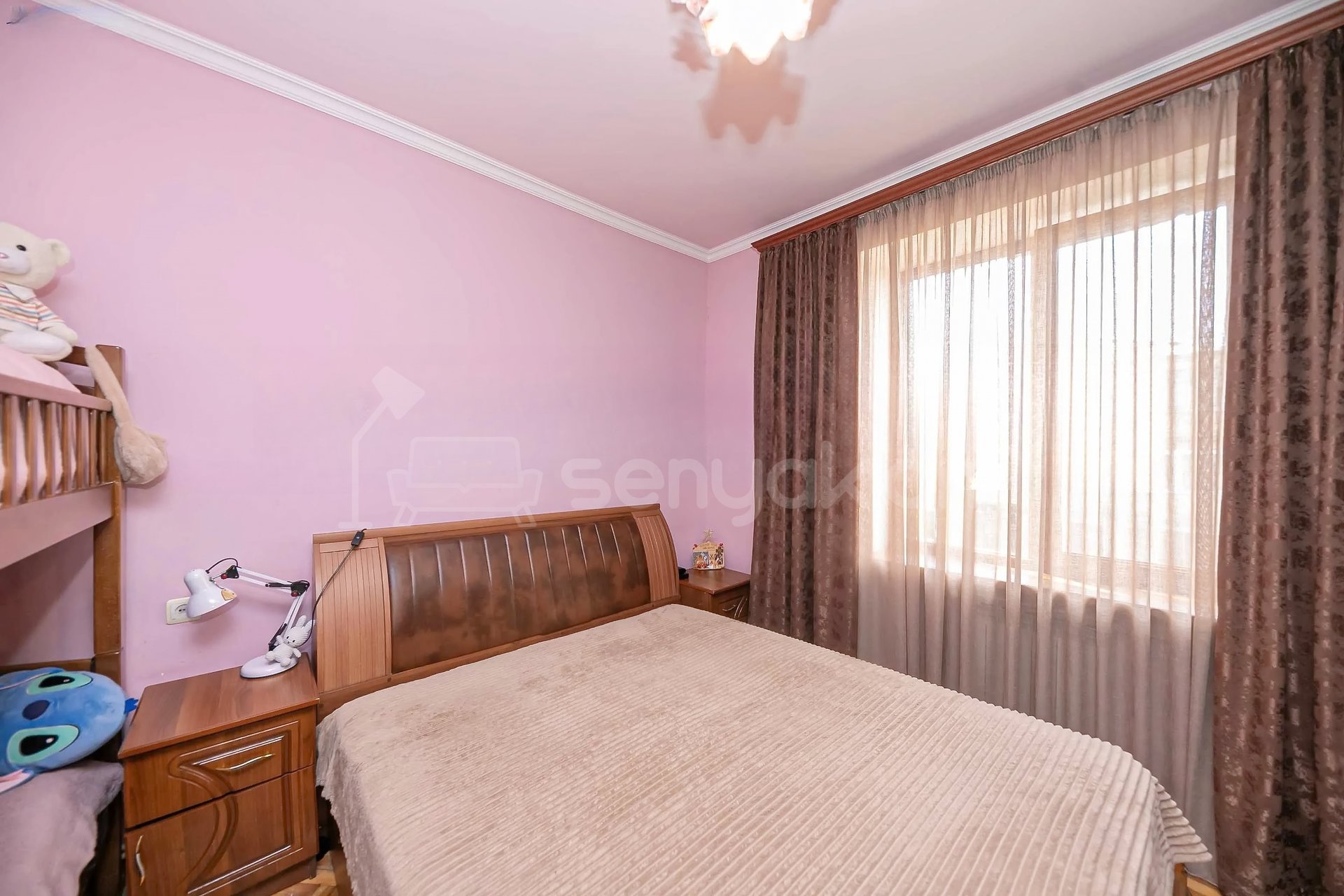 3 Սենյականոց Բնակարան Քարե Շենքում, 79քմ, 5/5 հարկ, Կապիտալ Վերանորոգված