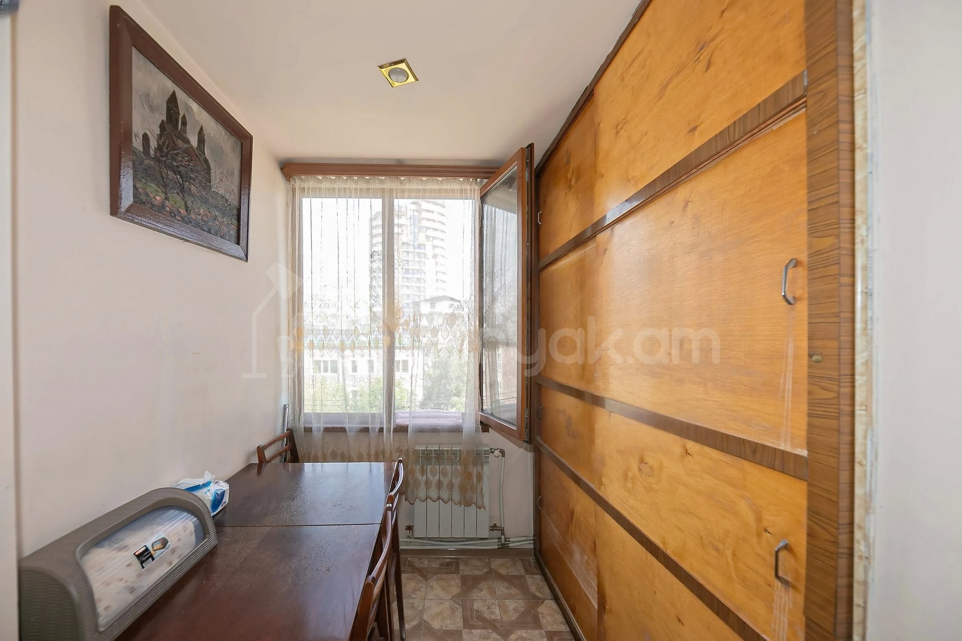 3 Սենյականոց Բնակարան Քարե Շենքում, 79քմ, 5/5 հարկ, Կապիտալ Վերանորոգված