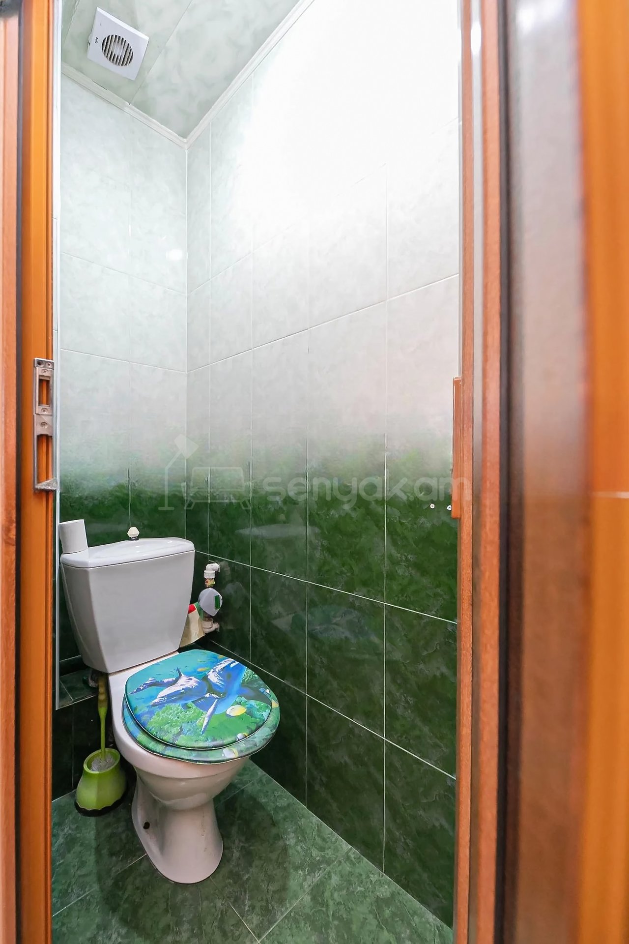 3 Սենյականոց Բնակարան Քարե Շենքում, 79քմ, 5/5 հարկ, Կապիտալ Վերանորոգված