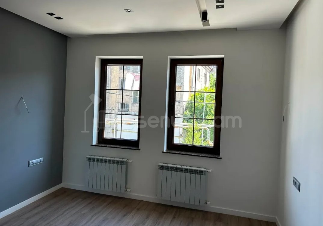 4 Սենյականոց Սեփական Տուն, 160քմ, Կապիտալ Վերանորոգված, Ավտոտնակով