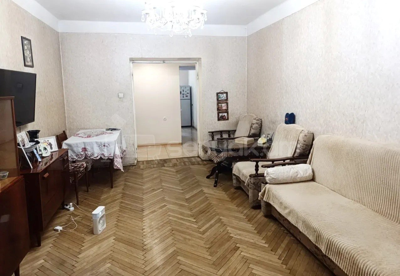 3 Սենյականոց Բնակարան Քարե Շենքում, 79քմ, 1/5 հարկ, Պետական Վիճակում