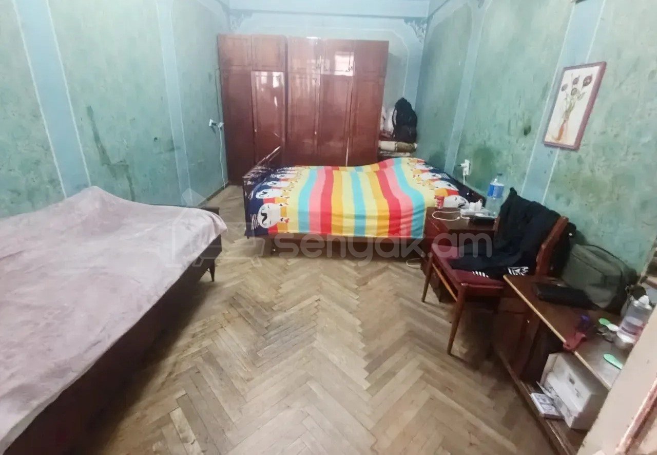 3 Սենյականոց Բնակարան Քարե Շենքում, 79քմ, 1/5 հարկ, Պետական Վիճակում