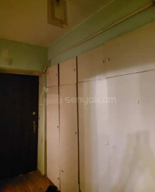 2 Սենյականոց Բնակարան Քարե Շենքում, 48քմ, 1/5 հարկ, Պետական Վիճակում