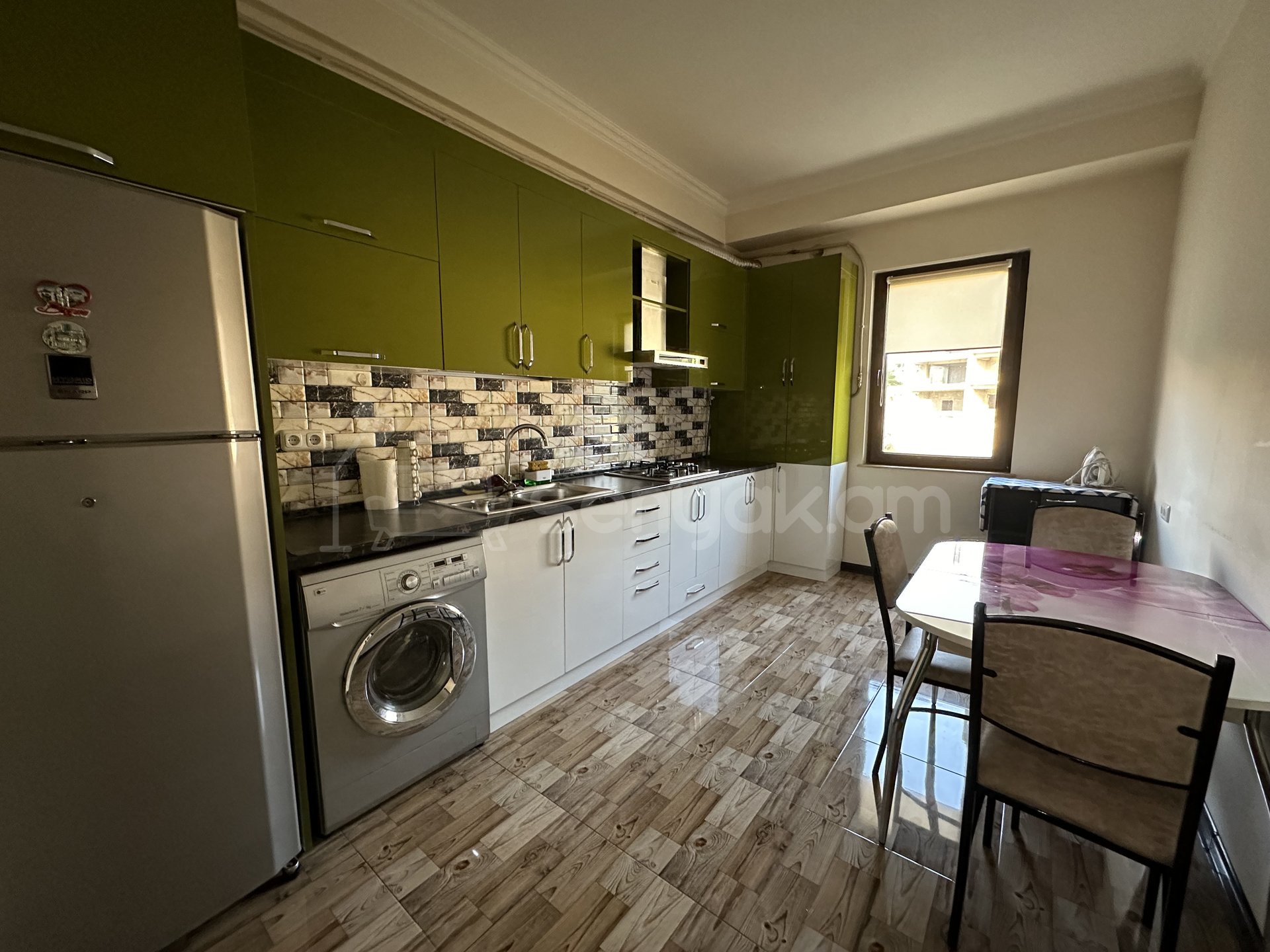 2 Սենյականոց Բնակարան Նորակառույցում, 64քմ, 3/13 հարկ, Կապիտալ Վերանորոգված, Կահավորված, Արևկող