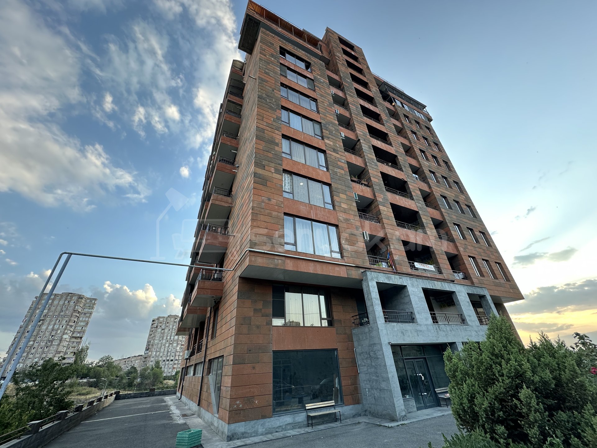 2 Սենյականոց Բնակարան Նորակառույցում, 64քմ, 3/13 հարկ, Կապիտալ Վերանորոգված, Կահավորված, Արևկող