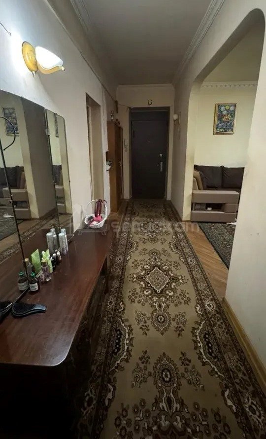 3 Սենյականոց Բնակարան Քարե Շենքում, 89քմ, 2/5 հարկ, Նորմալ Վիճակում