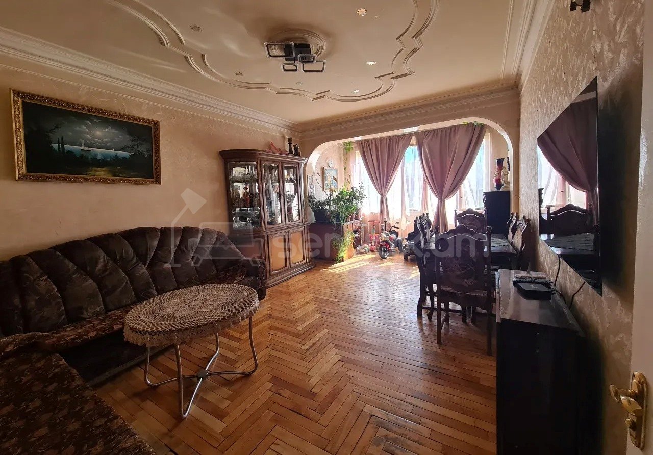 4 Սենյականոց Բնակարան Քարե Շենքում, 98քմ, 2/5 հարկ, Նորմալ Վիճակում