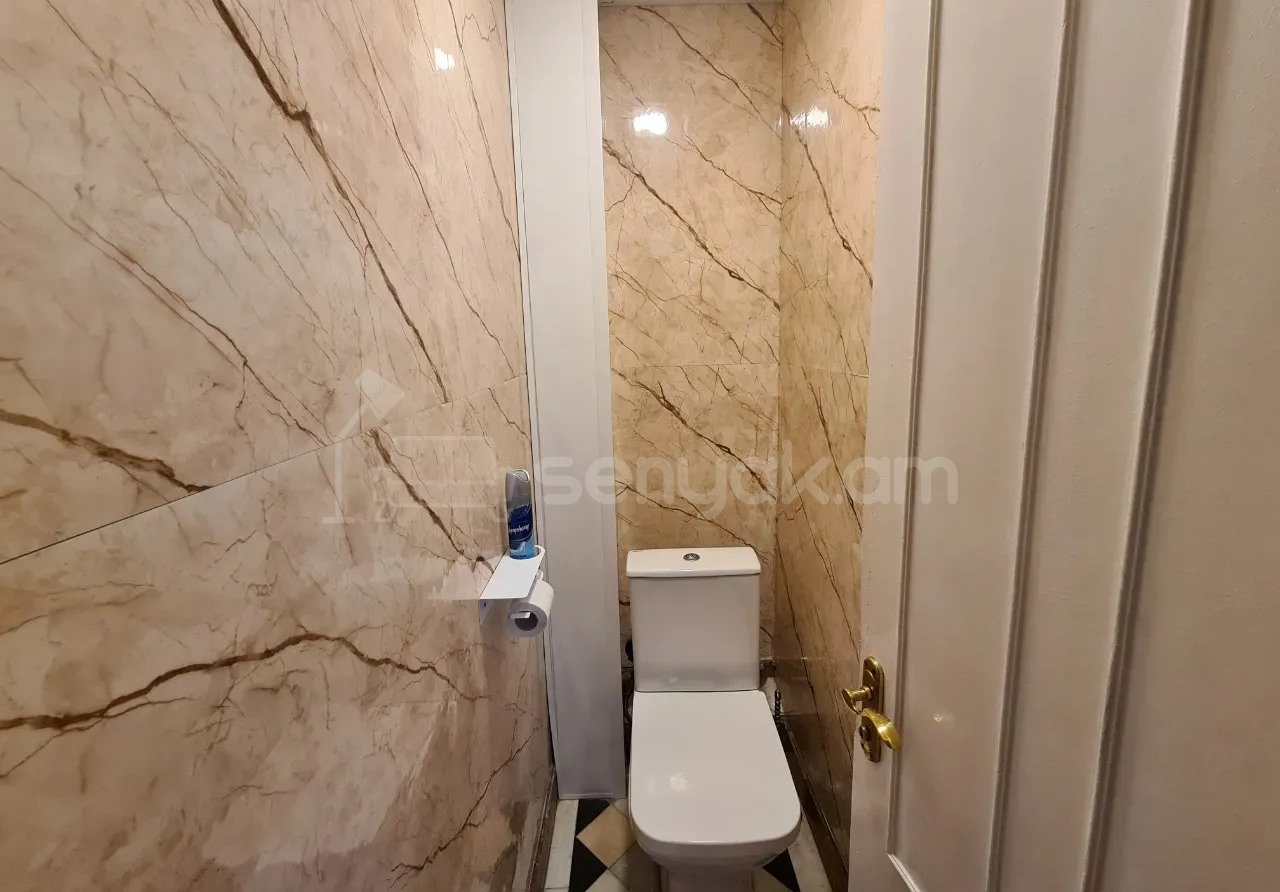 4 Սենյականոց Բնակարան Քարե Շենքում, 98քմ, 2/5 հարկ, Նորմալ Վիճակում