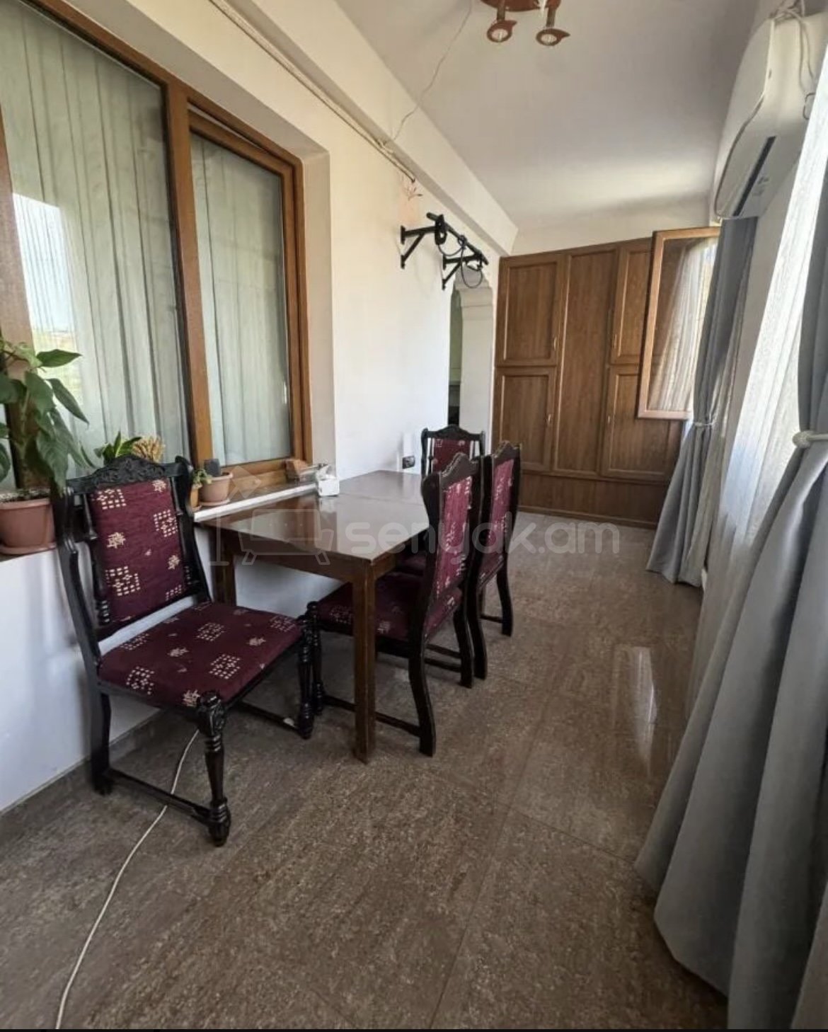 3 Սենյականոց Բնակարան Քարե Շենքում, 76քմ, 4/5 հարկ, Կապիտալ Վերանորոգված