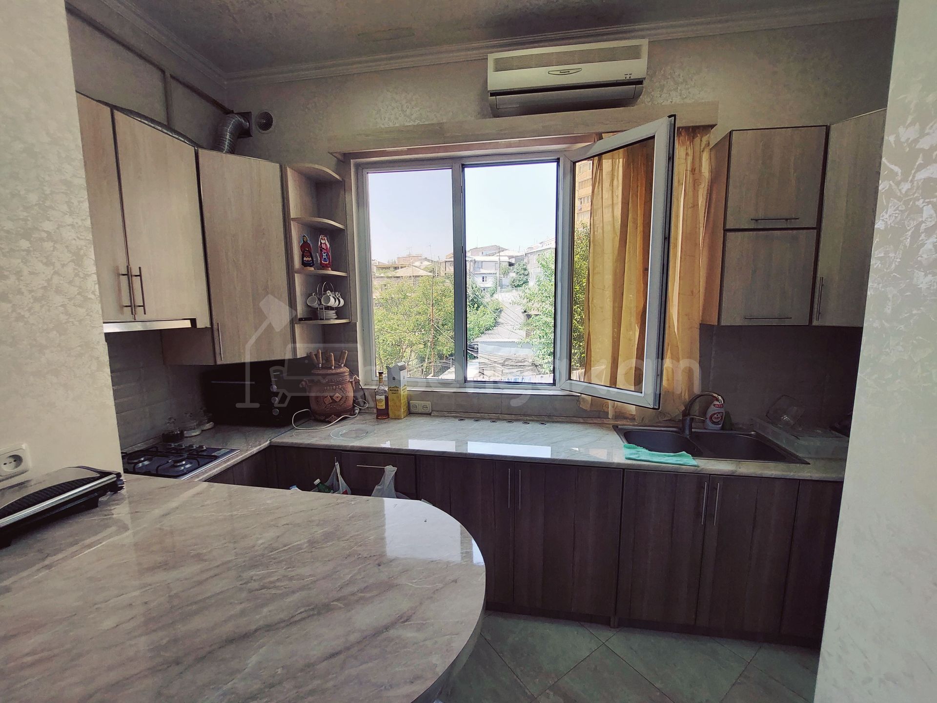 2 Սենյականոց Բնակարան Քարե Շենքում, 65քմ, 2/5 հարկ, Դիզայներական Վերանորոգված, Կահավորված