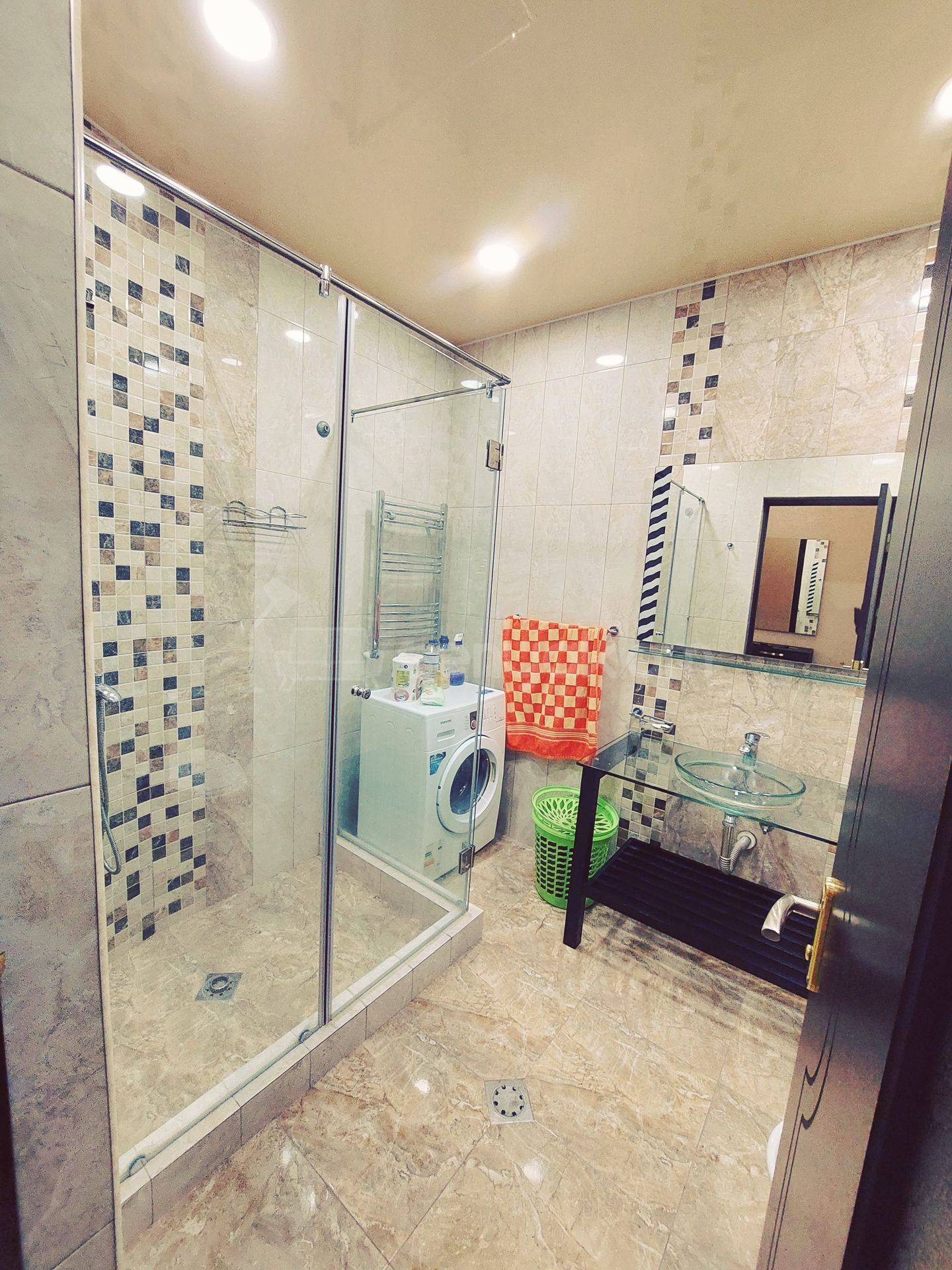 2 Սենյականոց Բնակարան Քարե Շենքում, 65քմ, 2/5 հարկ, Դիզայներական Վերանորոգված, Կահավորված