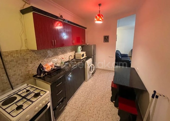 2 Սենյականոց Բնակարան Քարե Շենքում, 52քմ, 2/5 հարկ, Կոսմետիկ Վերանորոգված, Կահավորված, Արևկող