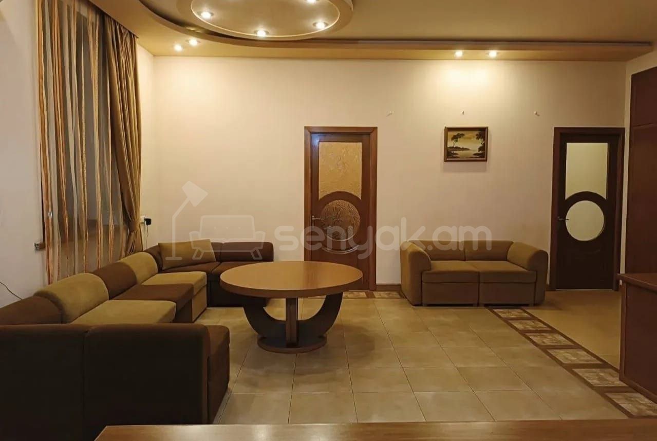 3 Սենյականոց Բնակարան Քարե Շենքում, 85քմ, 2/5 հարկ, Կապիտալ Վերանորոգված, Կահավորված, Արևկող