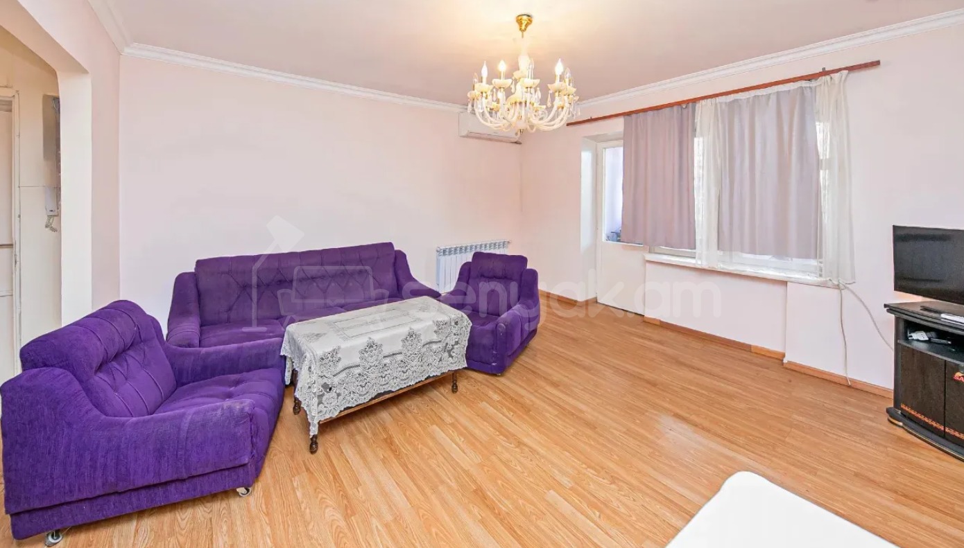 3 Սենյականոց Բնակարան Քարե Շենքում, 74քմ, 6/6 հարկ, Կապիտալ Վերանորոգված