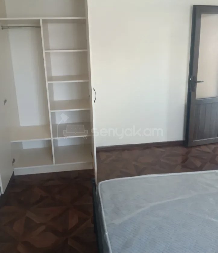 2 Սենյականոց Բնակարան Քարե Շենքում, 52քմ, 3/5 հարկ, Կապիտալ Վերանորոգված, Կահավորված, Արևկող