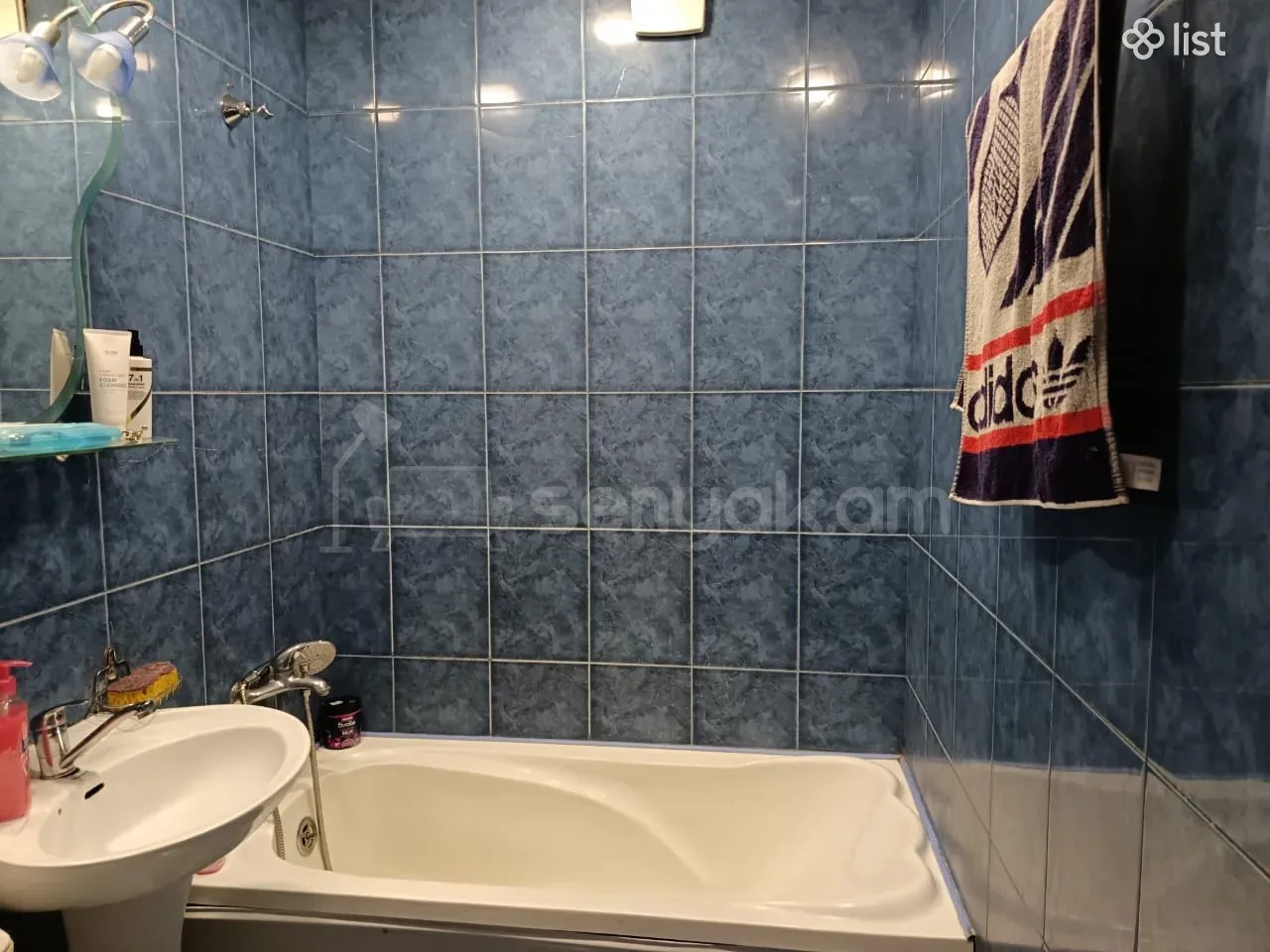 2 Սենյականոց Բնակարան Քարե Շենքում, 40քմ, 3/5 հարկ, Նորմալ Վիճակում, Կահավորված