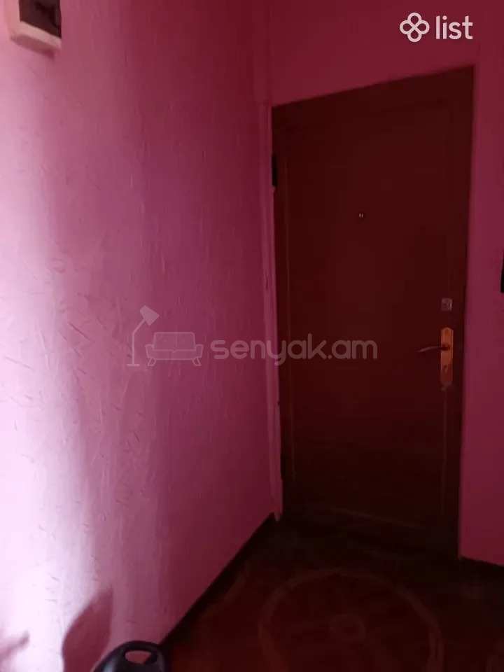 2 Սենյականոց Բնակարան Քարե Շենքում, 40քմ, 3/5 հարկ, Նորմալ Վիճակում, Կահավորված