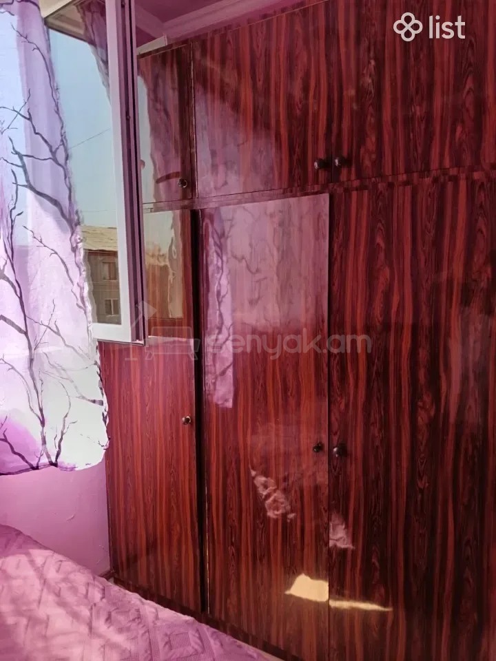 2 Սենյականոց Բնակարան Քարե Շենքում, 40քմ, 3/5 հարկ, Նորմալ Վիճակում, Կահավորված