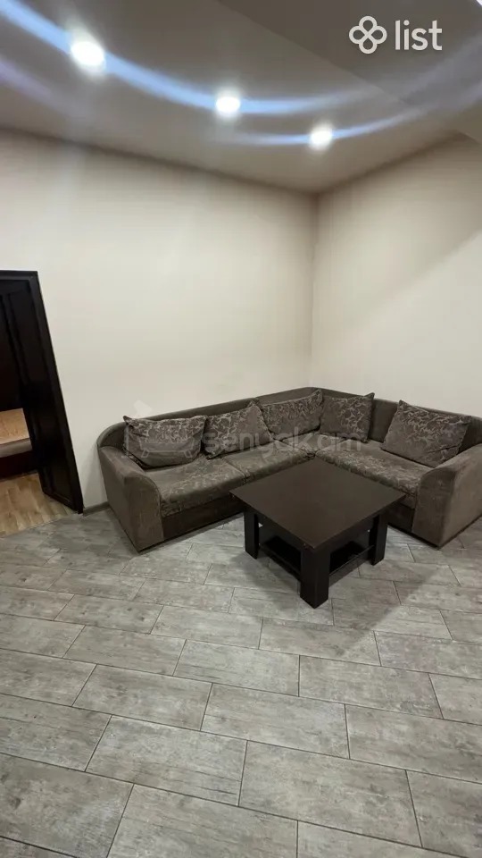 2 Սենյականոց Բնակարան Քարե Շենքում, 48քմ, 2/2 հարկ, Նորմալ Վիճակում, Կահավորված, Արևկող