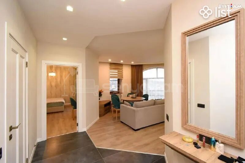 2 Սենյականոց Բնակարան, 60քմ, 4/4 հարկ, Դիզայներական Վերանորոգված, Կահավորված, Արևկող