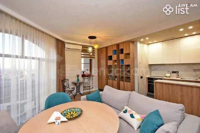 2 Սենյականոց Բնակարան, 60քմ, 4/4 հարկ, Դիզայներական Վերանորոգված, Կահավորված, Արևկող