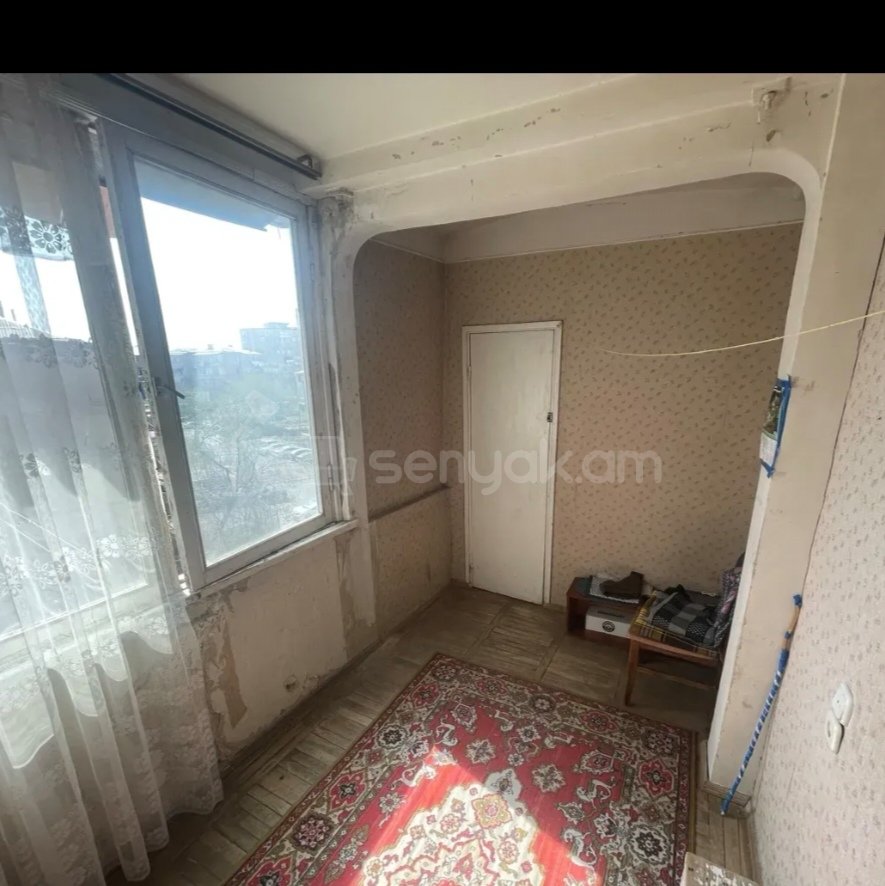 1 Սենյականոց Բնակարան Քարե Շենքում, 48քմ, 4/5 հարկ, Պետական Վիճակում