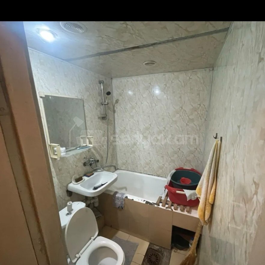 1 Սենյականոց Բնակարան Քարե Շենքում, 48քմ, 4/5 հարկ, Պետական Վիճակում