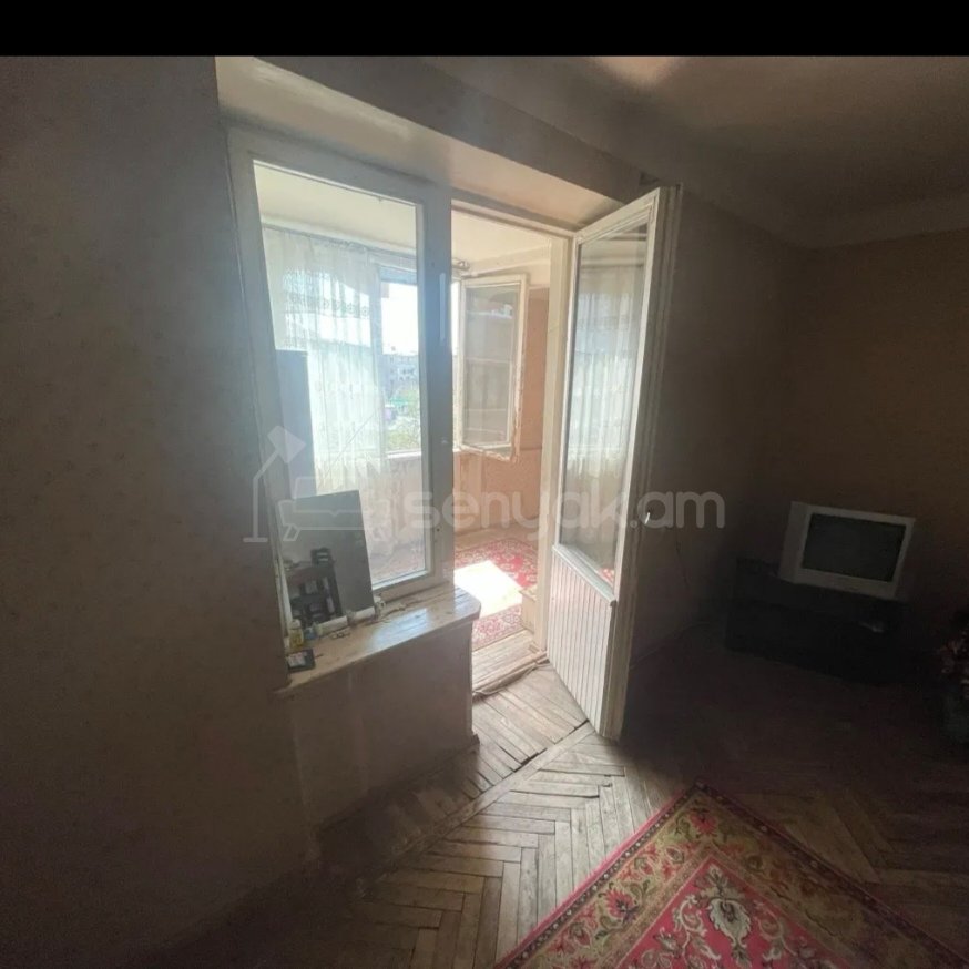 1 Սենյականոց Բնակարան Քարե Շենքում, 48քմ, 4/5 հարկ, Պետական Վիճակում