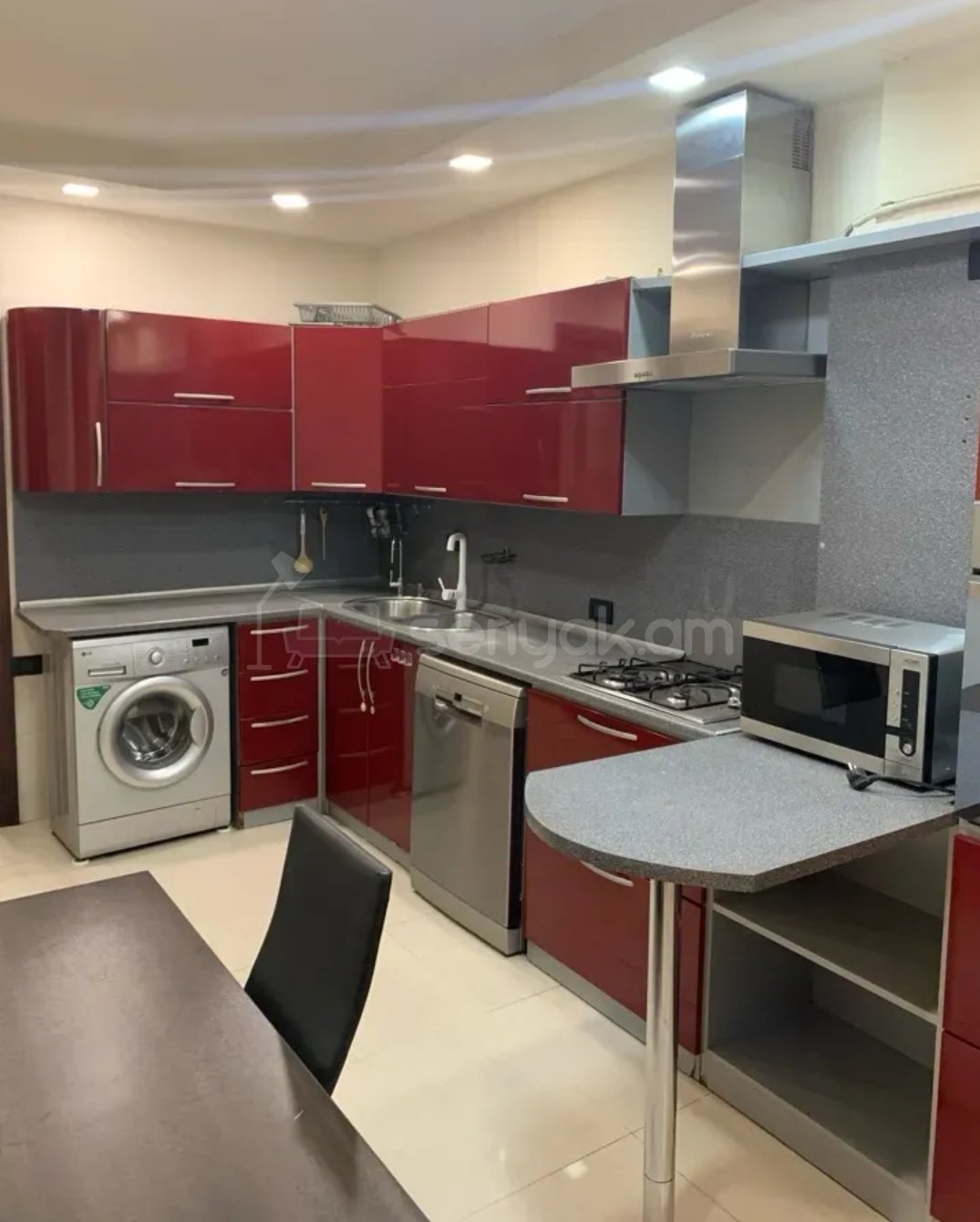 3 Սենյականոց Բնակարան, 90քմ, 2/10 հարկ, Կապիտալ Վերանորոգված, Կահավորված, Արևկող