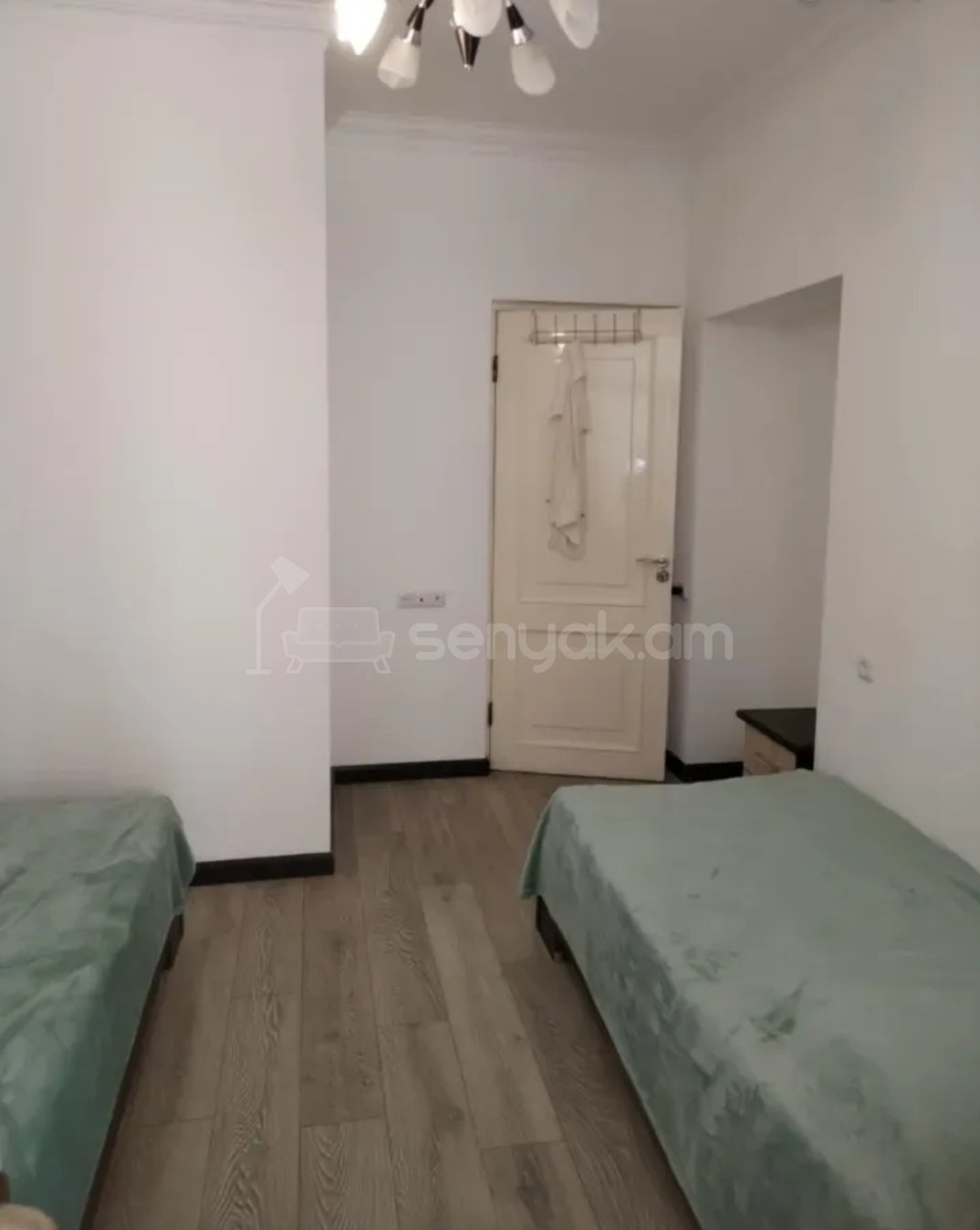 3 Սենյականոց Բնակարան Քարե Շենքում, 80քմ, 3/5 հարկ, Կապիտալ Վերանորոգված, Կահավորված