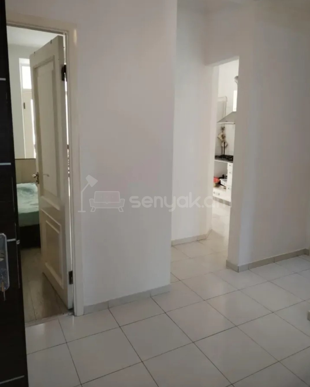 3 Սենյականոց Բնակարան Քարե Շենքում, 80քմ, 3/5 հարկ, Կապիտալ Վերանորոգված, Կահավորված