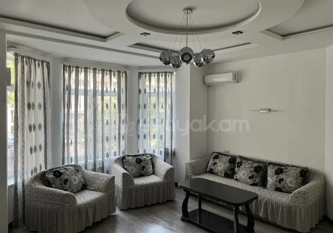 3 Սենյականոց Բնակարան Քարե Շենքում, 80քմ, 3/5 հարկ, Կապիտալ Վերանորոգված, Կահավորված