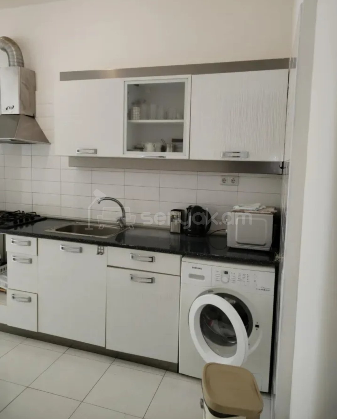 3 Սենյականոց Բնակարան Քարե Շենքում, 80քմ, 3/5 հարկ, Կապիտալ Վերանորոգված, Կահավորված