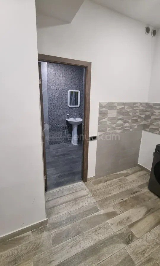 3 Սենյականոց Բնակարան Նորակառույցում, 71քմ, 6/12 հարկ, Դիզայներական Վերանորոգված