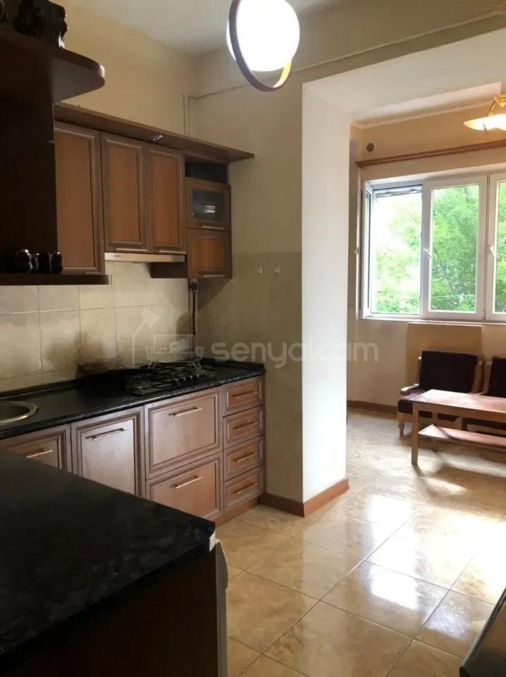 2 Սենյականոց Բնակարան Քարե Շենքում, 59քմ, 3/5 հարկ, Կապիտալ Վերանորոգված