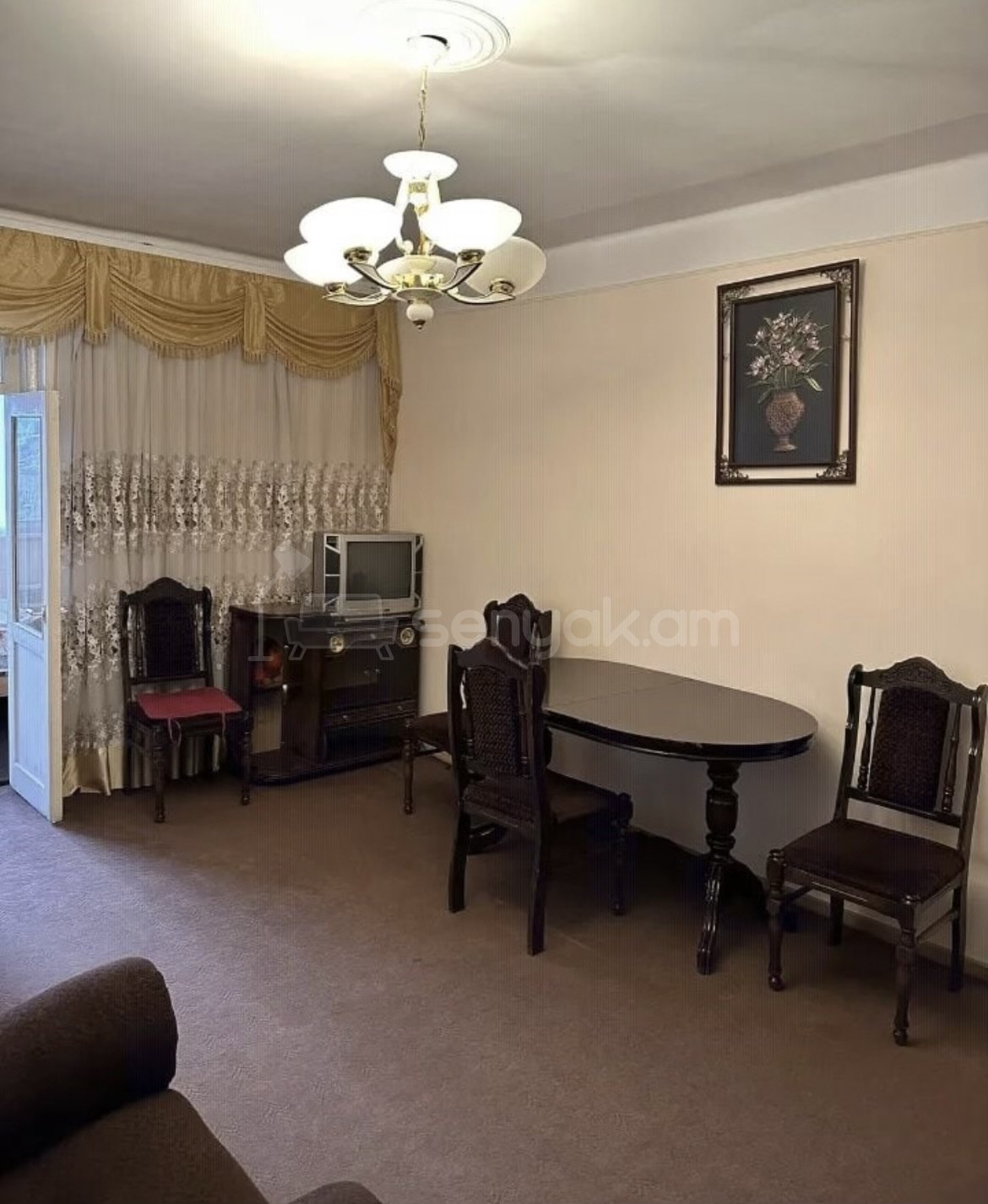 2 Սենյականոց Բնակարան Քարե Շենքում, 43քմ, 4/5 հարկ, Նորմալ Վիճակում, Կահավորված