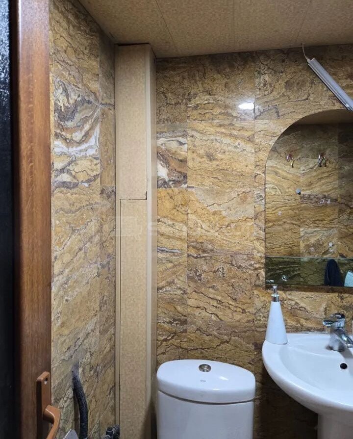 2 Սենյականոց Բնակարան Քարե Շենքում, 54քմ, 4/5 հարկ, Նորմալ Վիճակում