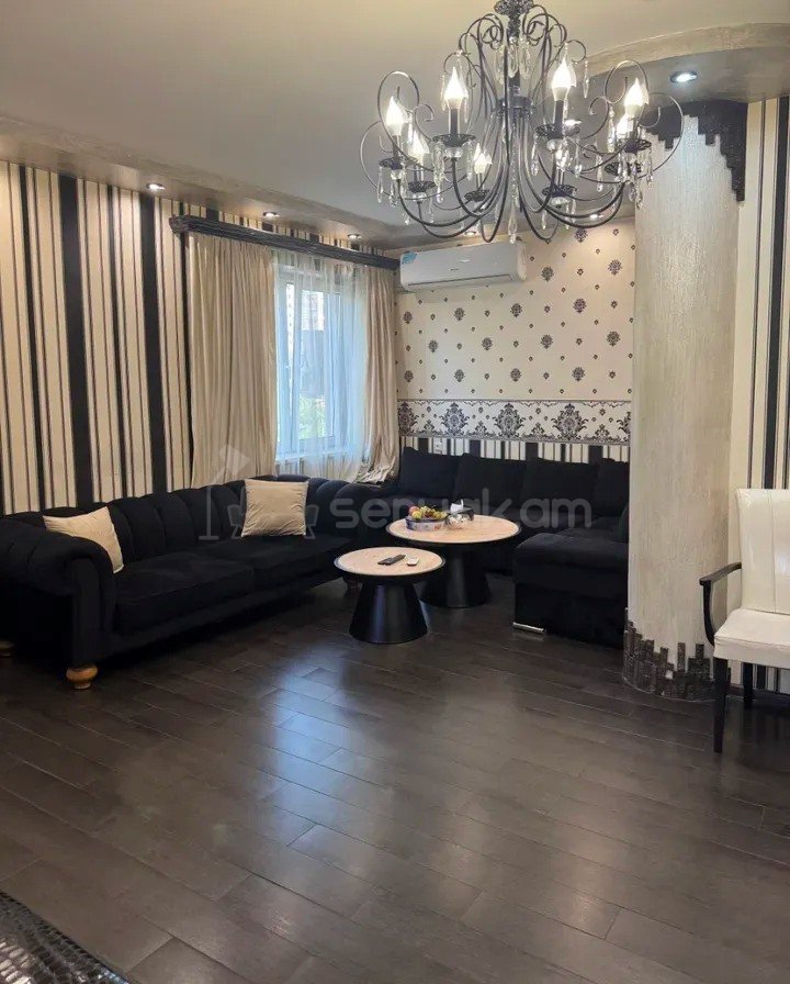 4 Սենյականոց Բնակարան Քարե Շենքում, 115քմ, 3/5 հարկ, Կապիտալ Վերանորոգված