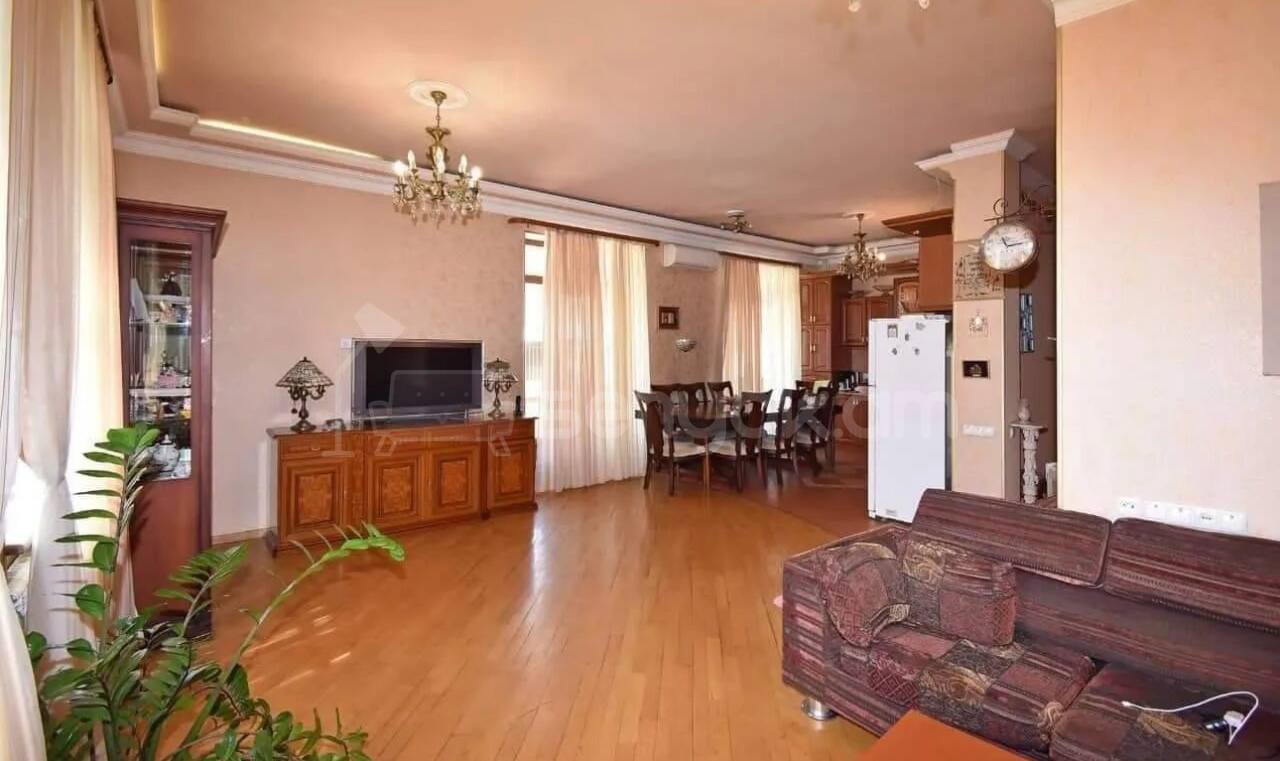3 Սենյականոց Բնակարան Քարե Շենքում, 100քմ, 5/6 հարկ, Կապիտալ Վերանորոգված, Կահավորված, Արևկող