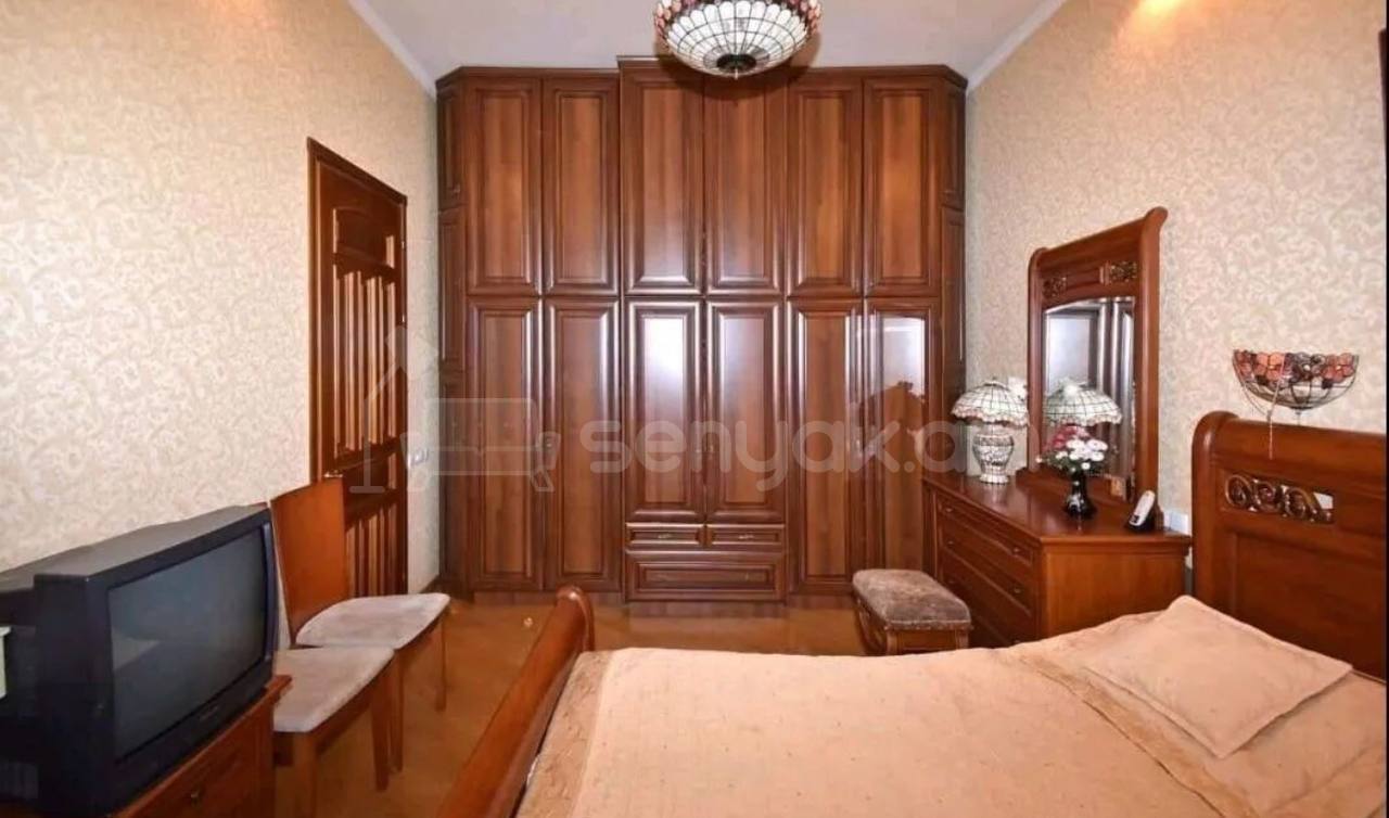 3 Սենյականոց Բնակարան Քարե Շենքում, 100քմ, 5/6 հարկ, Կապիտալ Վերանորոգված, Կահավորված, Արևկող