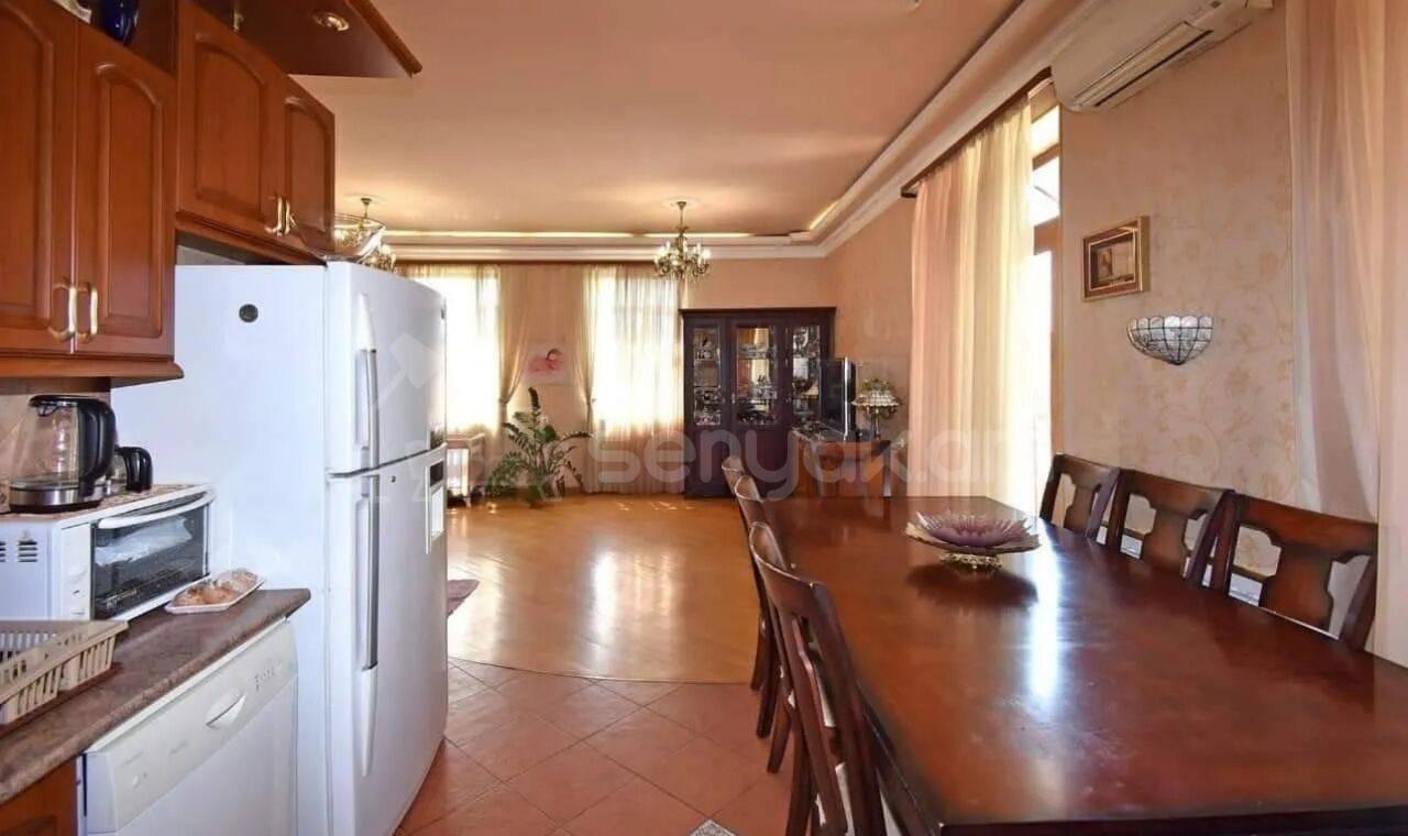 3 Սենյականոց Բնակարան Քարե Շենքում, 100քմ, 5/6 հարկ, Կապիտալ Վերանորոգված, Կահավորված, Արևկող