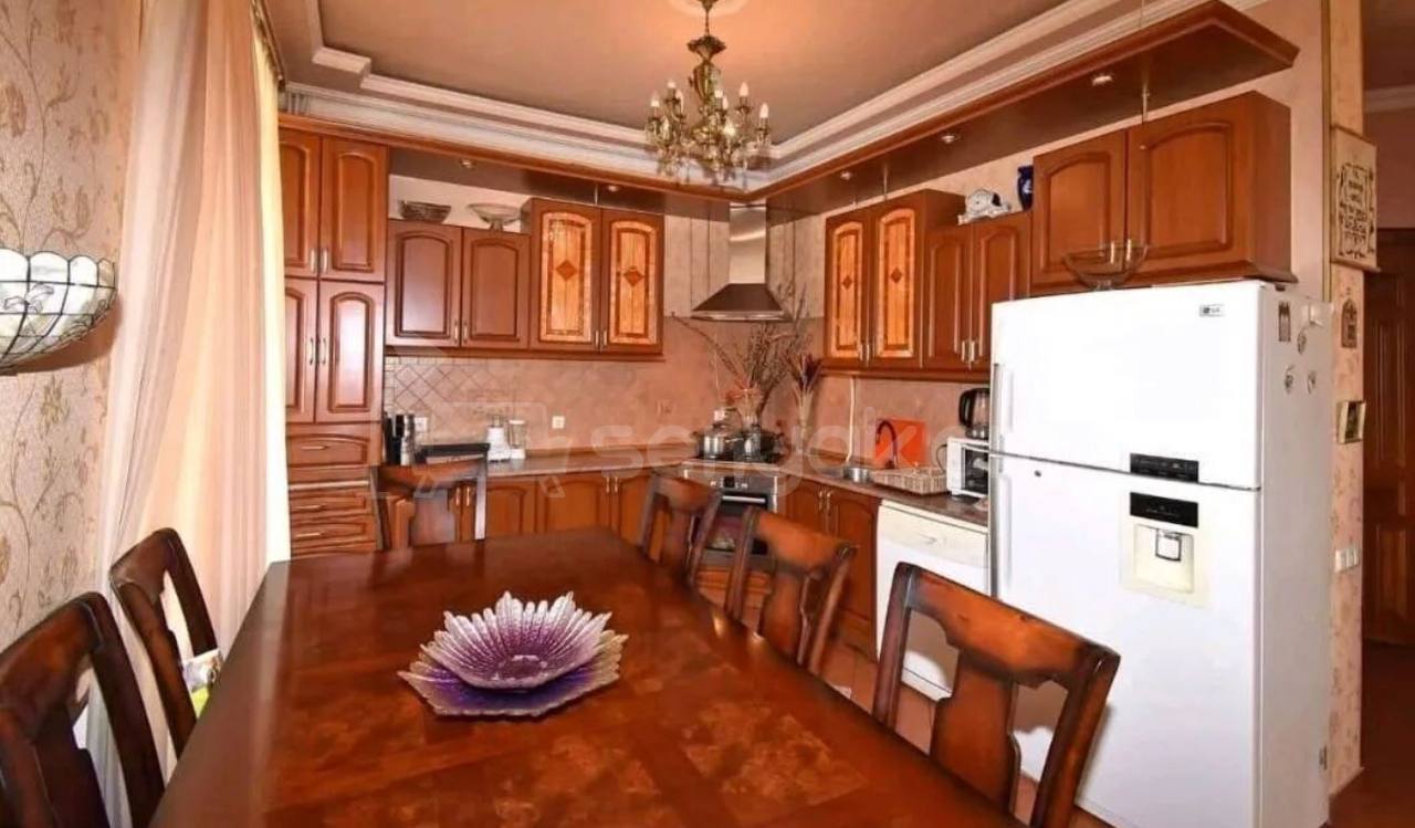 3 Սենյականոց Բնակարան Քարե Շենքում, 100քմ, 5/6 հարկ, Կապիտալ Վերանորոգված, Կահավորված, Արևկող