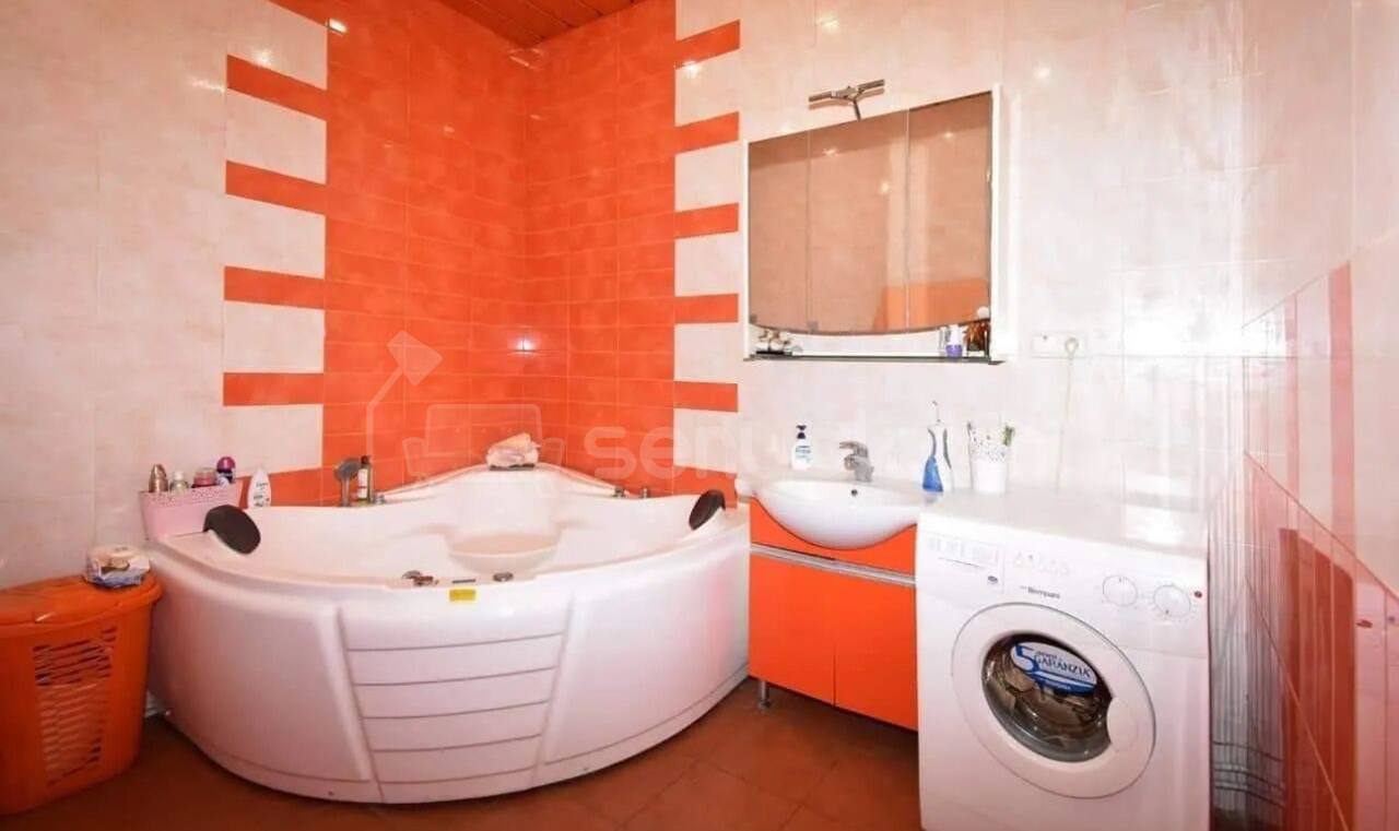 3 Սենյականոց Բնակարան Քարե Շենքում, 100քմ, 5/6 հարկ, Կապիտալ Վերանորոգված, Կահավորված, Արևկող