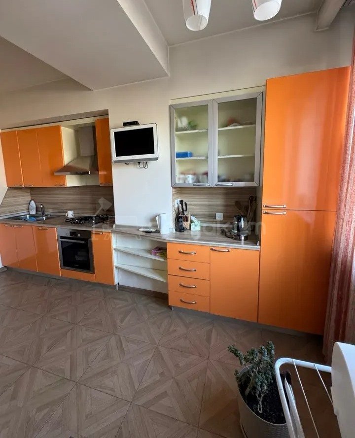 3 Սենյականոց Բնակարան, 96քմ, 5/10 հարկ, Կապիտալ Վերանորոգված