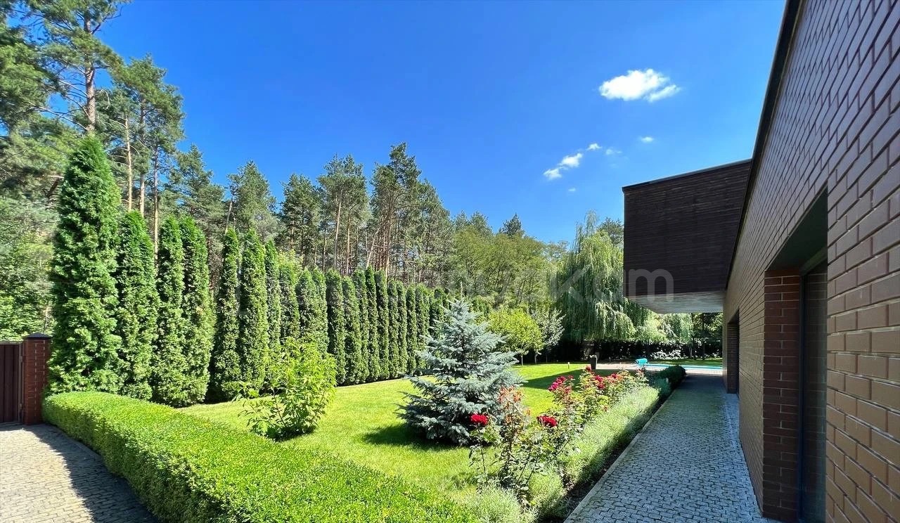 4 Սենյականոց Շքեղ Առանձնատուն, 200քմ, Լողավազանով