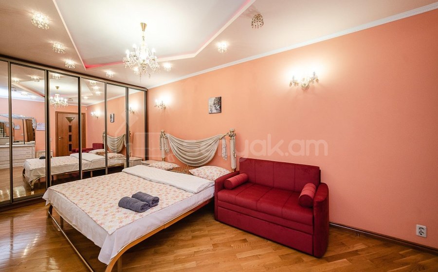 3 Սենյականոց Շքեղ Առանձնատուն, 200քմ, Լողավազանով