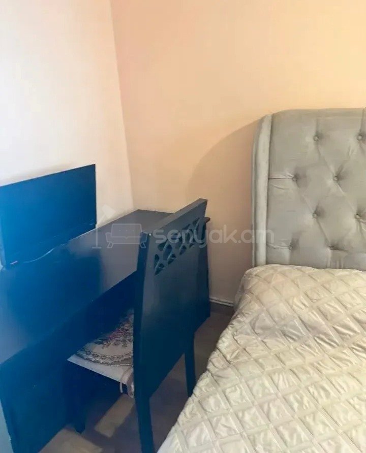 2 Սենյականոց Բնակարան Քարե Շենքում, 55քմ, 5/5 հարկ, Կապիտալ Վերանորոգված