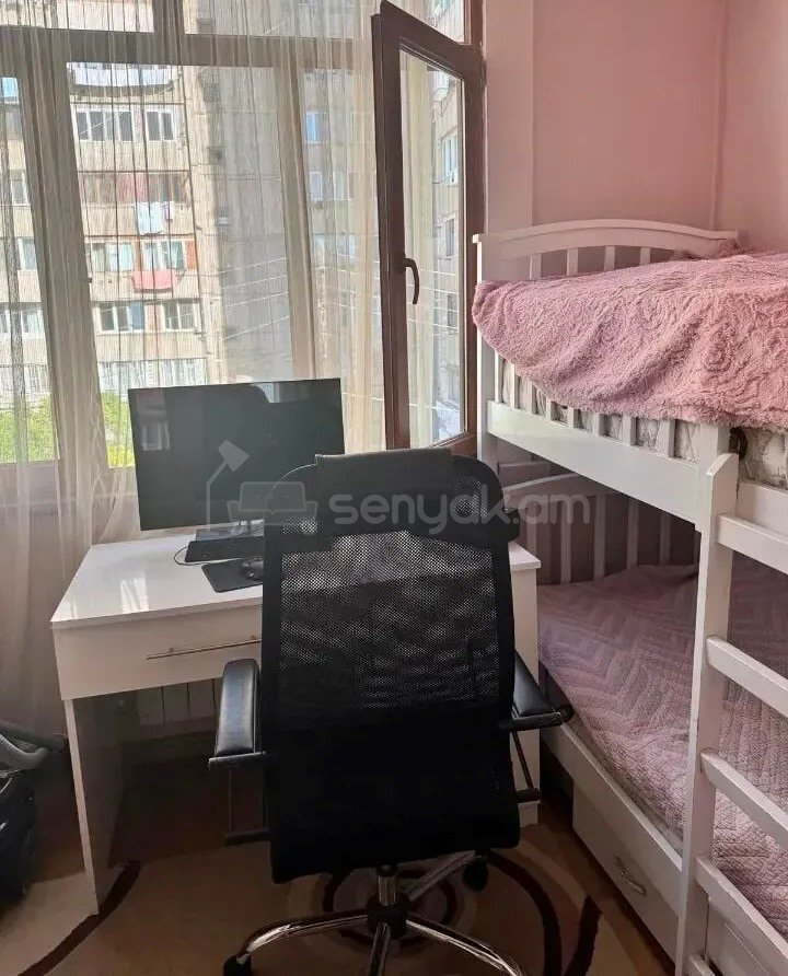 2 Սենյականոց Բնակարան Քարե Շենքում, 55քմ, 5/5 հարկ, Կապիտալ Վերանորոգված