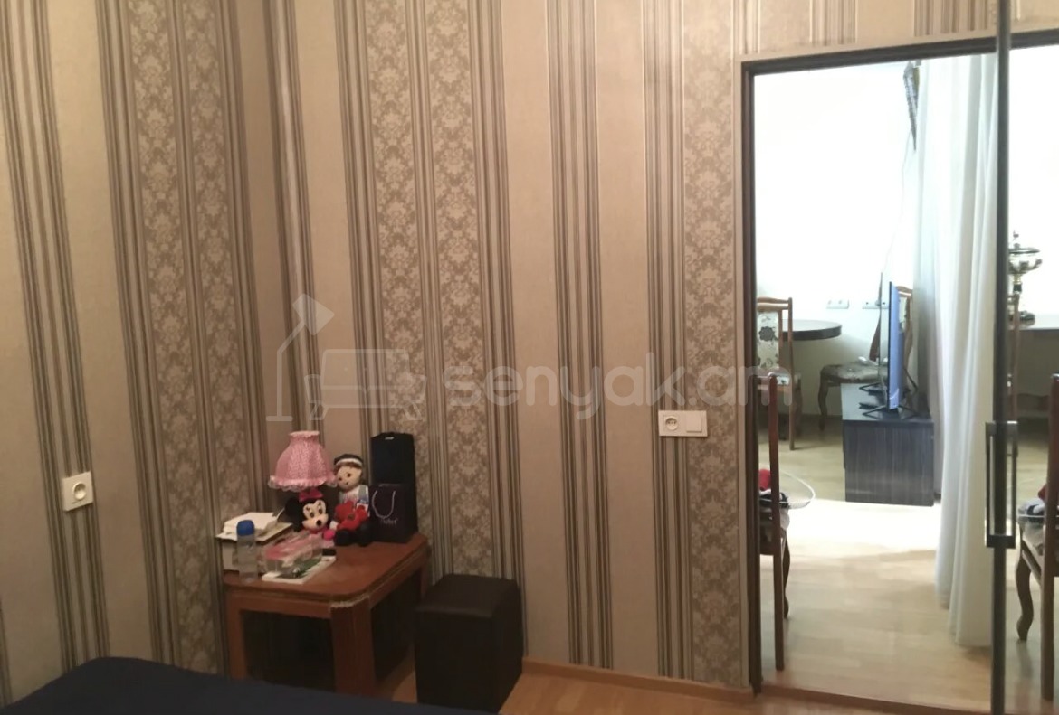 2 Սենյականոց Բնակարան Քարե Շենքում, 50քմ, 1/4 հարկ, Կապիտալ Վերանորոգված